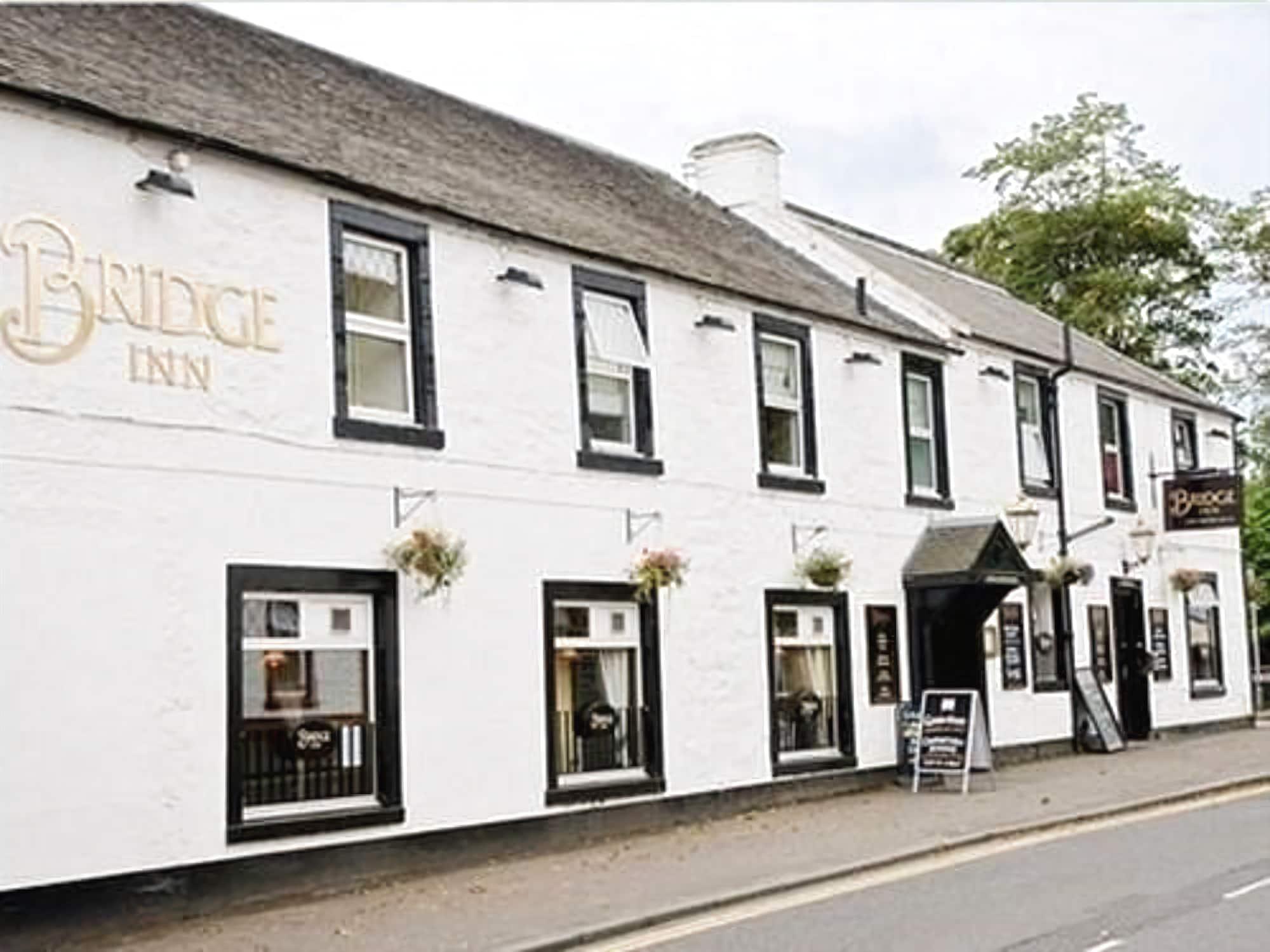 The Bridge Inn Tillicoultry Екстериор снимка